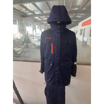 港龙石化羽绒服