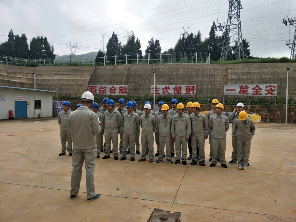 中国水电工作服换装展示(图1)