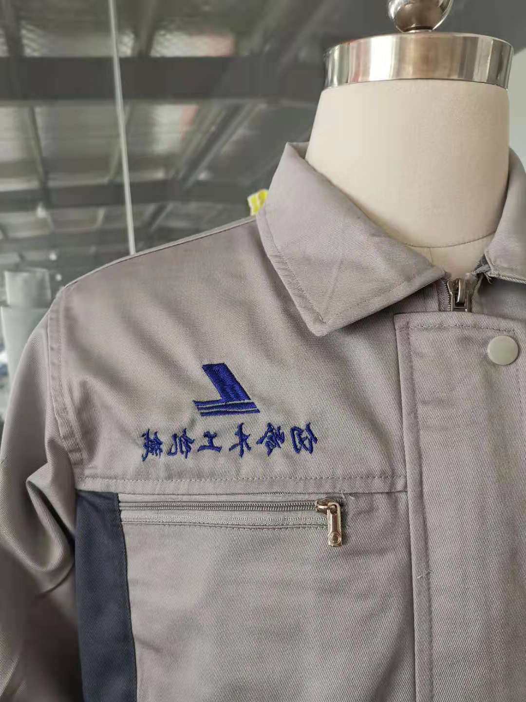 仞岭机器任务服大货样衣(图4)