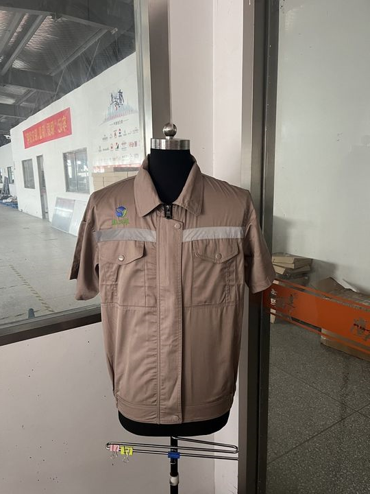 西安萃之健工作服(图1)