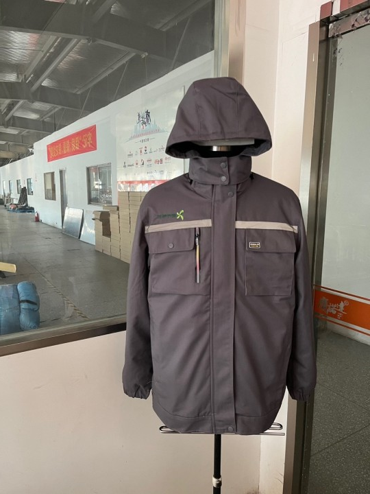 北京新叶新能源棉服工作服(图1)
