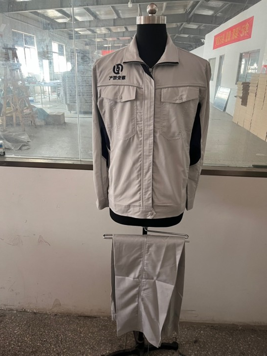 顺安燃气工作服(图1)