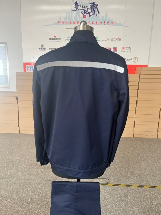恒研液压工作服(图3)